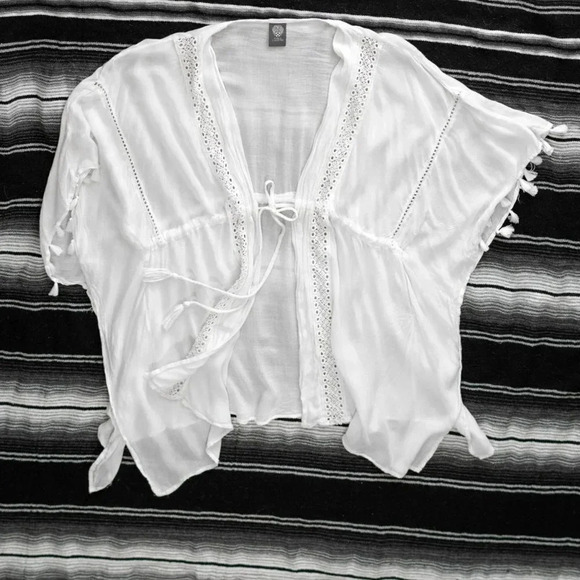 VINCE CAMUTO KIMONO SZ O/S WHITE TIE-FRONT COVER-UP TOP WITH TASSELS BOHO - Picture 2 of 11